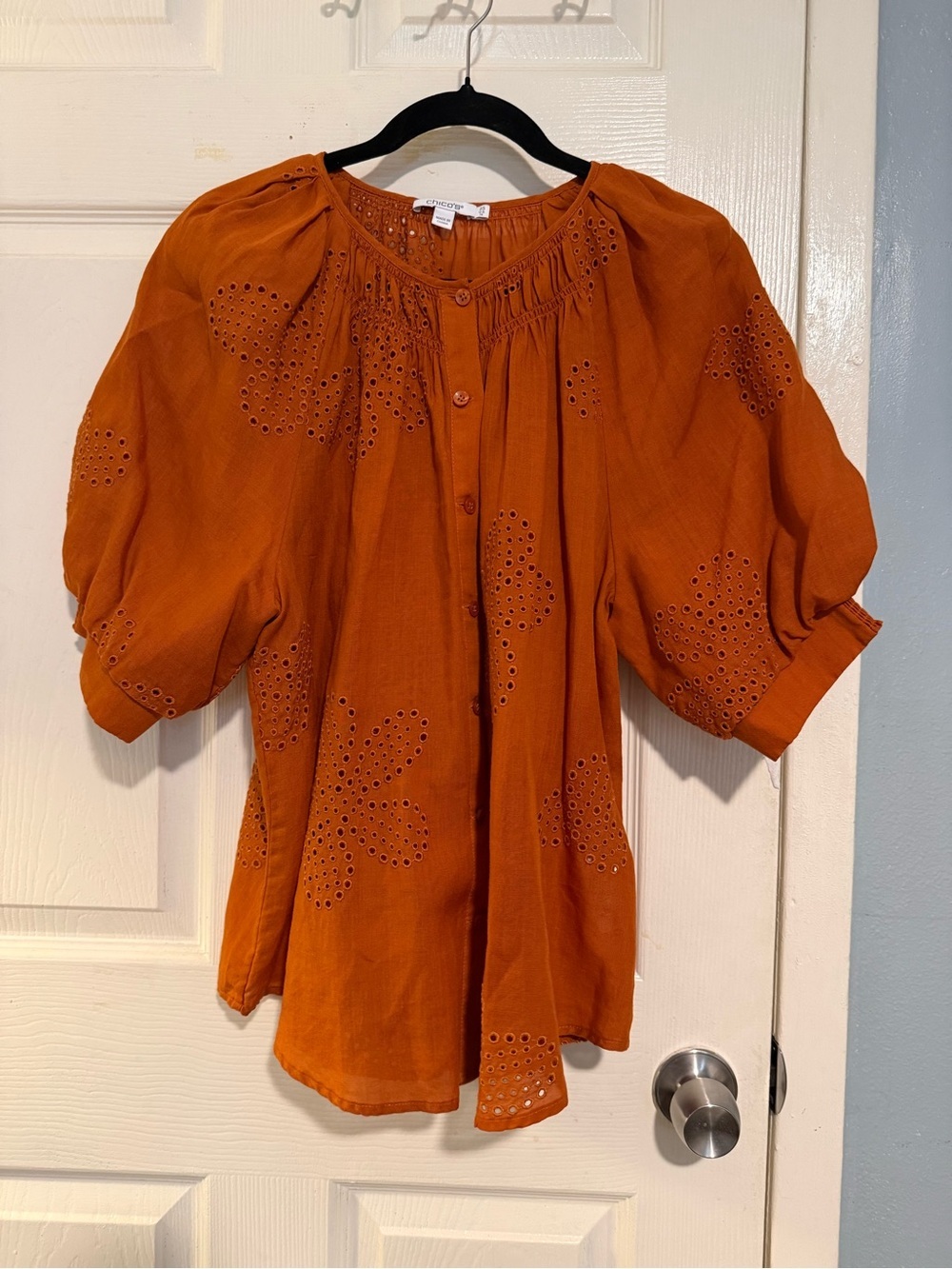 Chicos terracota bottoms up Puff Sleeve Blouse size 14